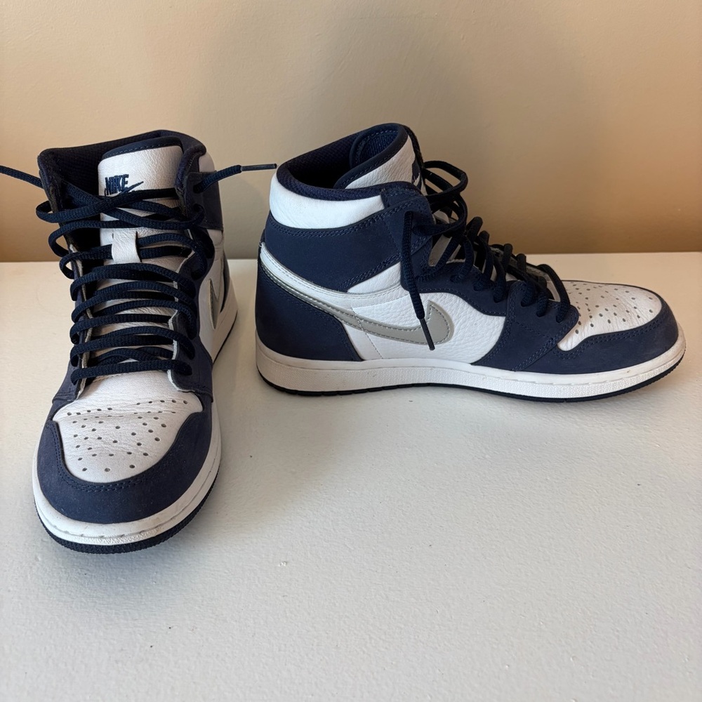Nike High-Top Sneakers in Dark Blue and White